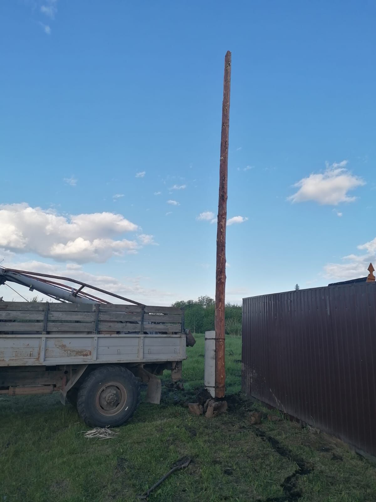 Установка деревянной опоры ЛЭП 9 м, цена в Красноярске от компании СК  Электроформула