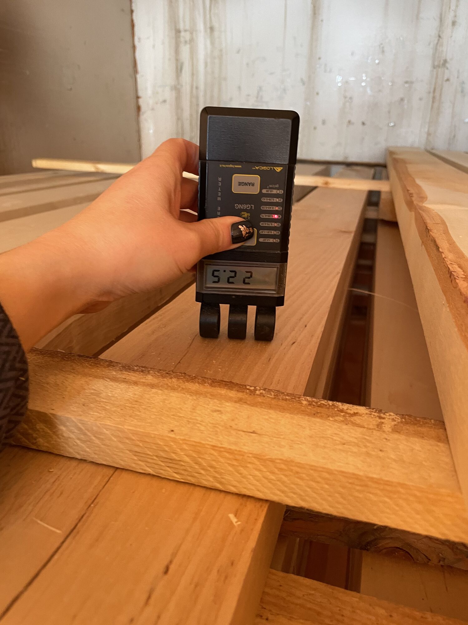 Методы сушки древесины и контроль её влажности для столярных работ