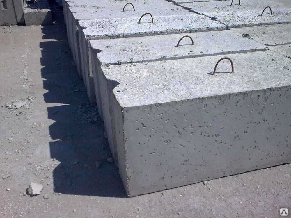 Блок бетонный для стен подвалов ФБС 8-3-6 (780x300x580)